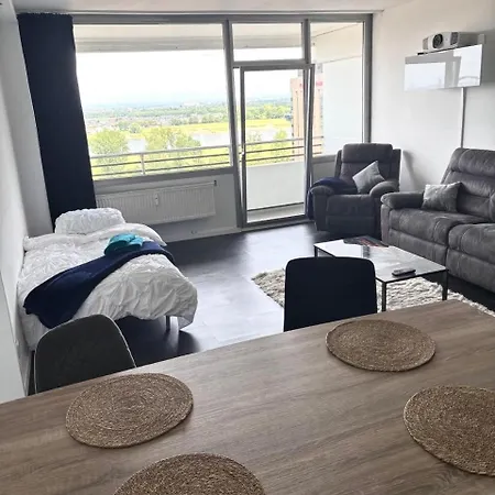 דירה Mit Rheinblick & Heimkino