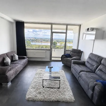 Mit Rheinblick & Heimkino Apartment Neuss